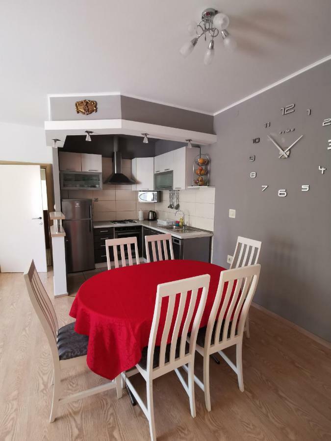 Big And Spacious Apartment In The Heart Of Omiš Exterior foto