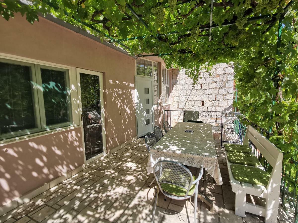 Big And Spacious Apartment In The Heart Of Omiš Exterior foto